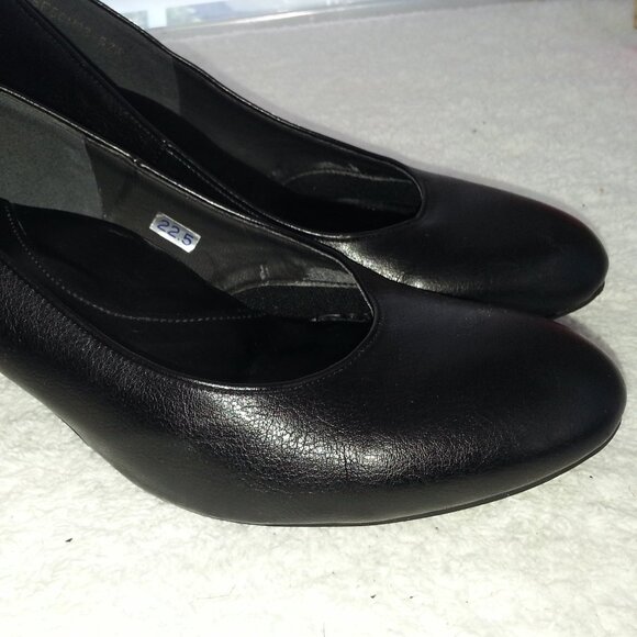 Velikoko Japanese Black Waitress Pumps High Heels Worn - Picture 4 of 14